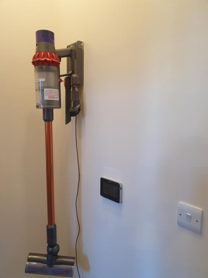 London Luxury Spacious 2 Bedroom Apartment 4 Mins From Ilford Stn. Free Parking ภายนอก รูปภาพ