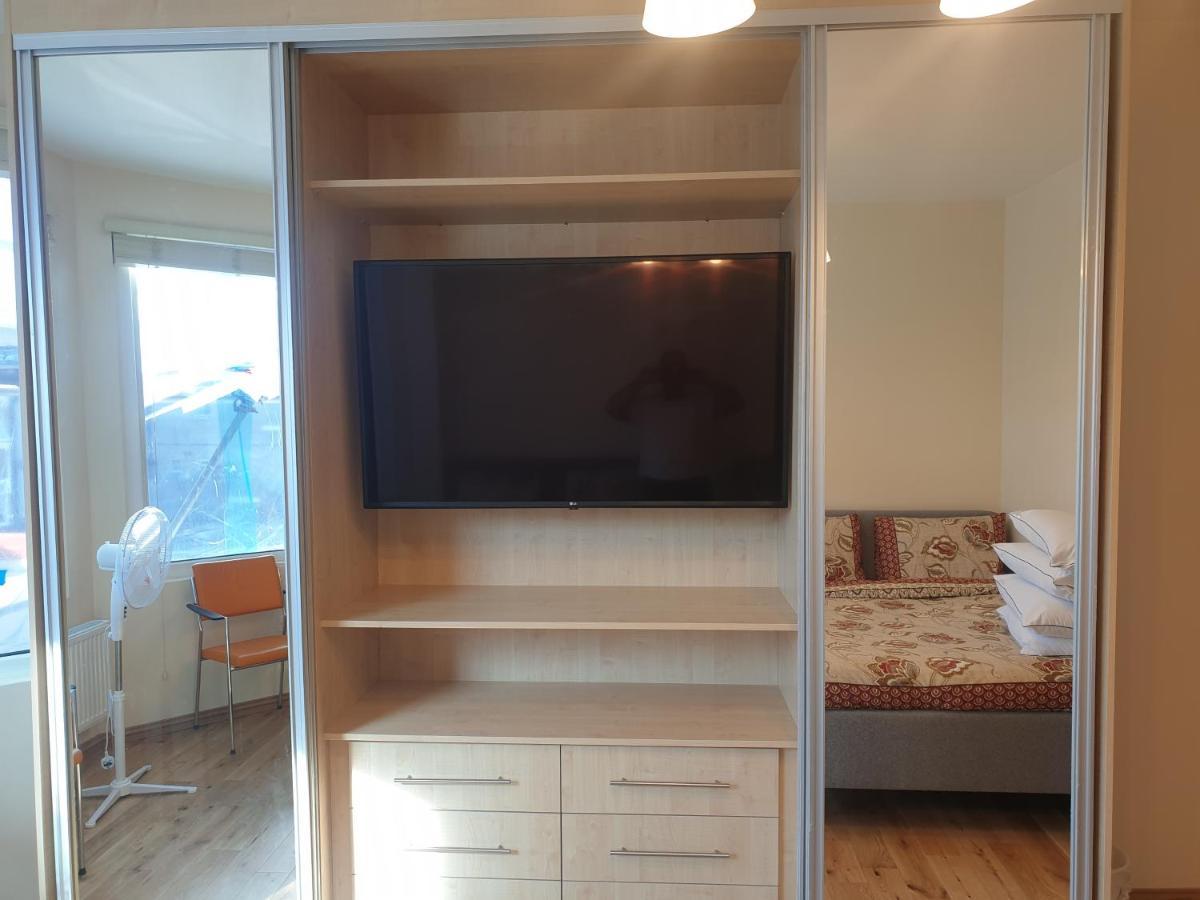 London Luxury Spacious 2 Bedroom Apartment 4 Mins From Ilford Stn. Free Parking ภายนอก รูปภาพ