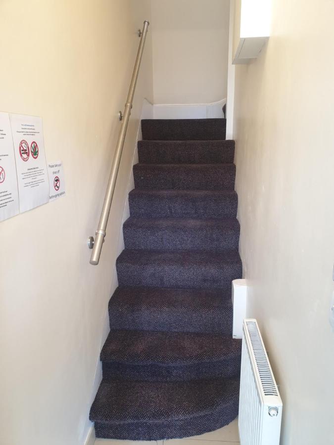 London Luxury Spacious 2 Bedroom Apartment 4 Mins From Ilford Stn. Free Parking ภายนอก รูปภาพ