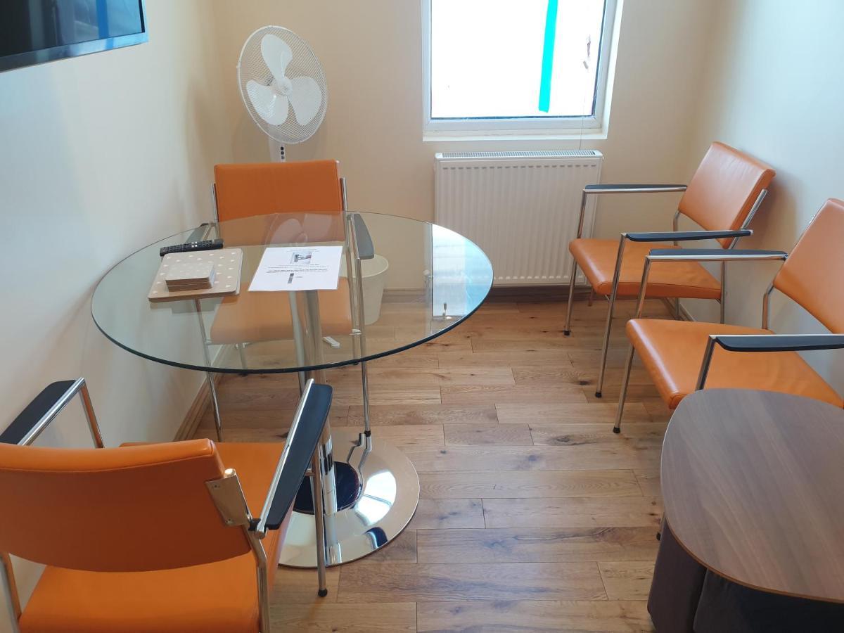 London Luxury Spacious 2 Bedroom Apartment 4 Mins From Ilford Stn. Free Parking ภายนอก รูปภาพ