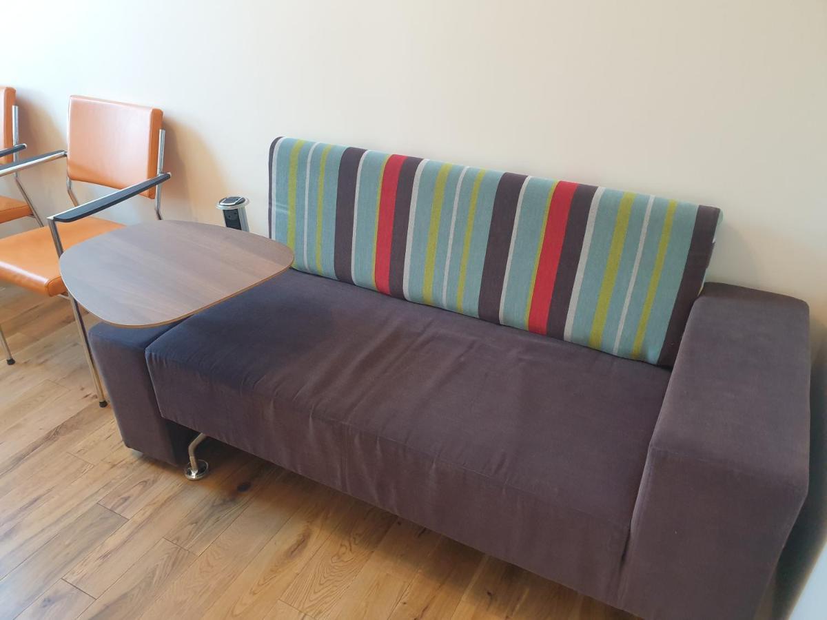 London Luxury Spacious 2 Bedroom Apartment 4 Mins From Ilford Stn. Free Parking ภายนอก รูปภาพ